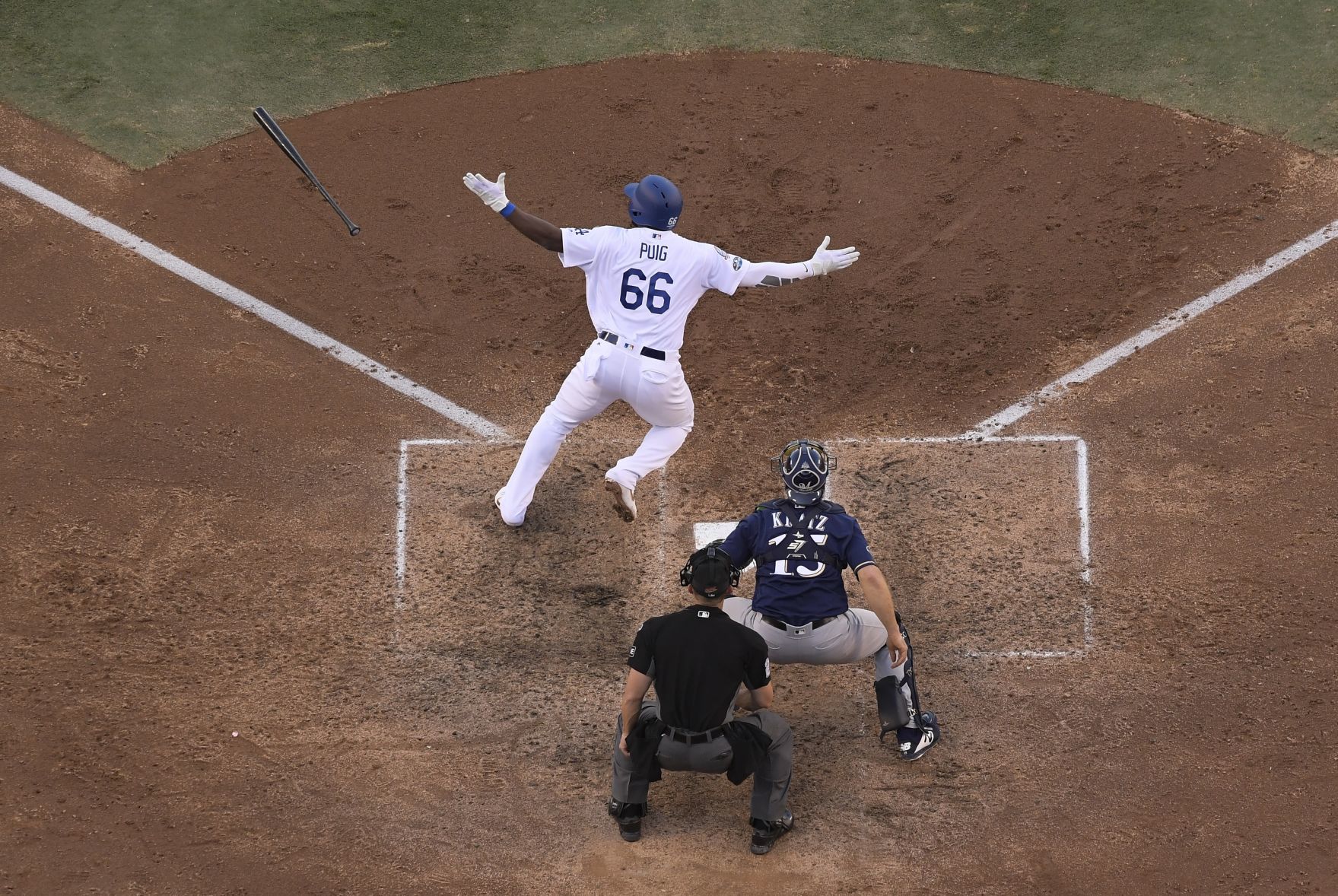 Dodgers 5, Brewers 2